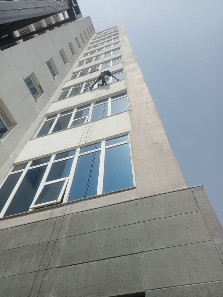 AKS Facilities facade cleaning work in Gurgaon