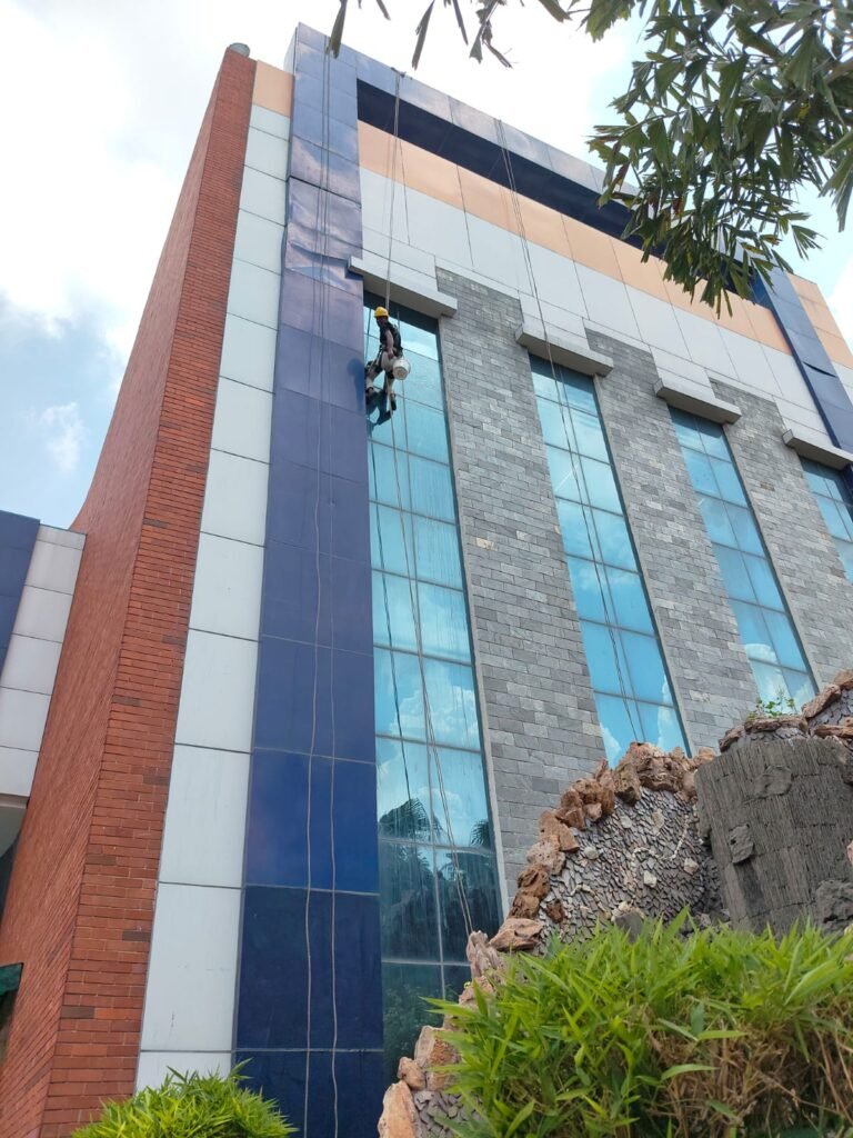 facade cleaning golf course road