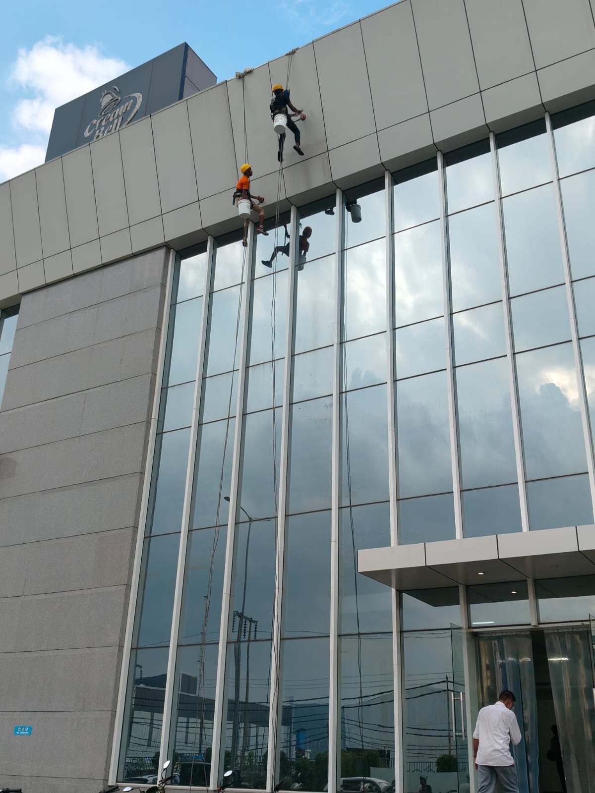 facade cleaning services in sector 44 gurgaon